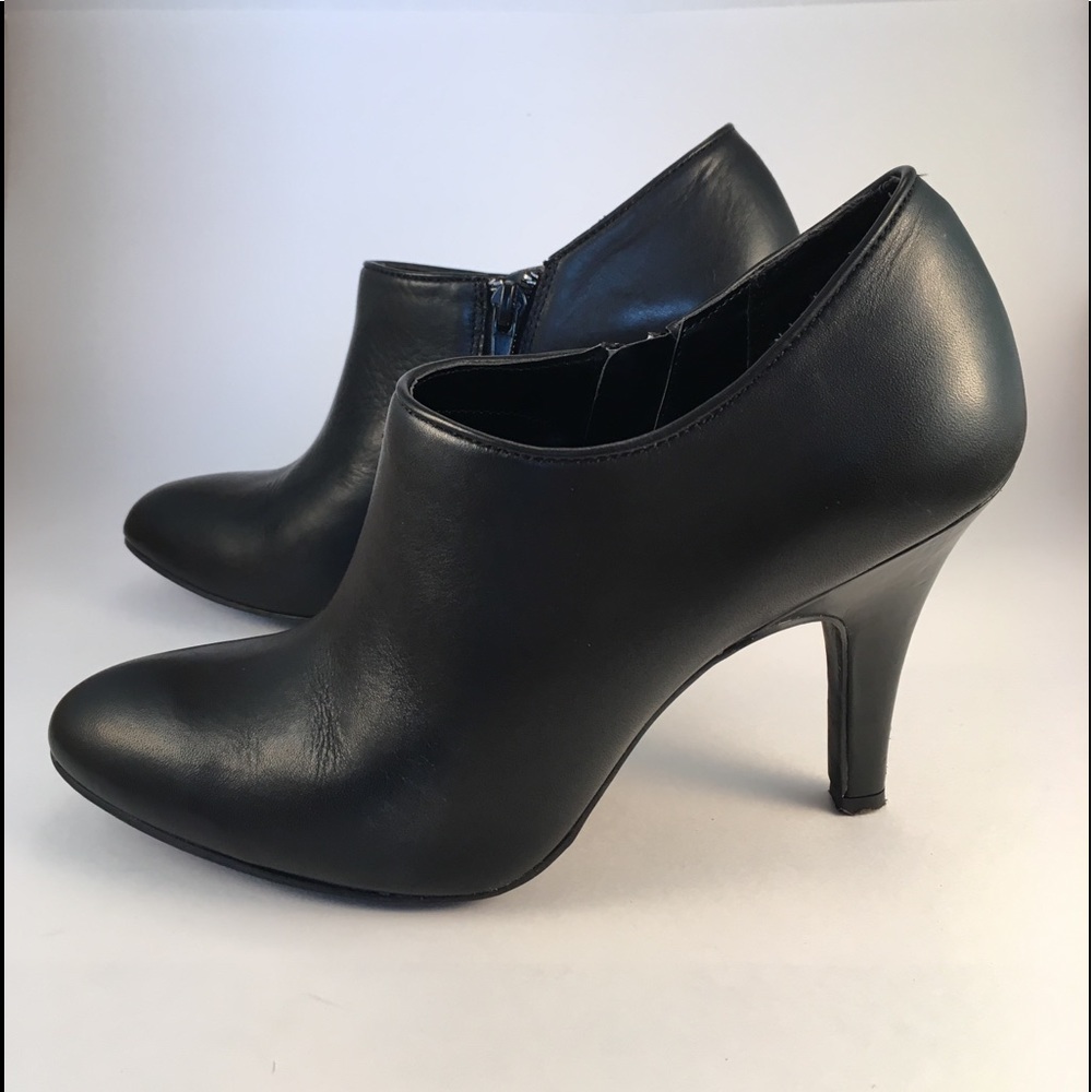 Moda Reflex Black Booties
